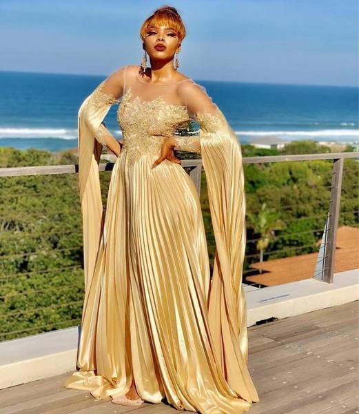 Дамска златиста рокля плисе 