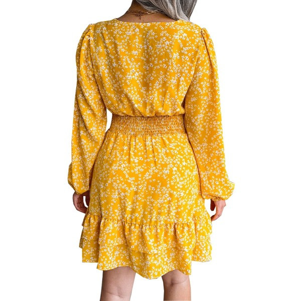 Цветна рокля с шпиц деколте 