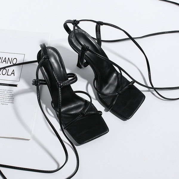 Дамски сандали в римски стил и тънък ток