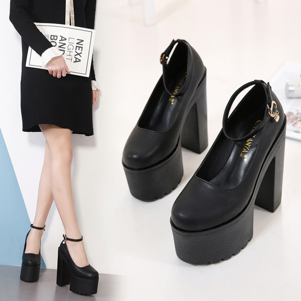 Дамски обувки с висока платформа и ток
