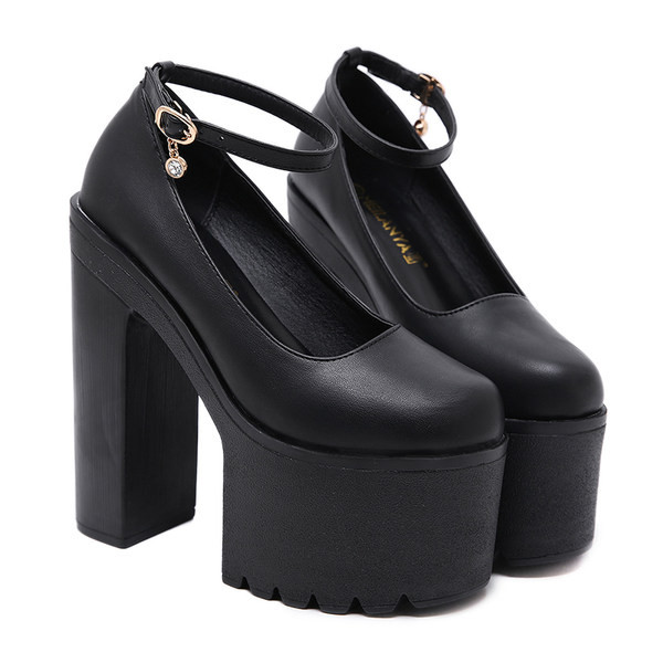 Дамски обувки с висока платформа и ток