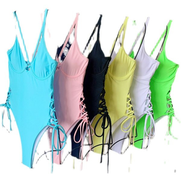 Terve ujumistrikoo lõikekaelusega