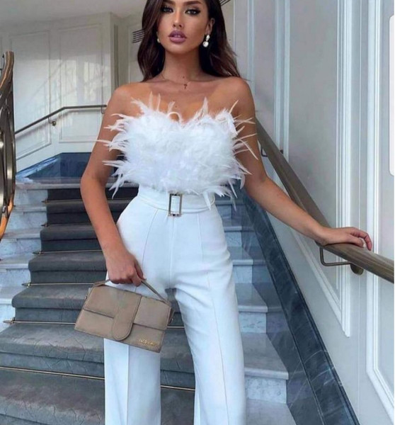 Elegantne sulgedega kombinesoon