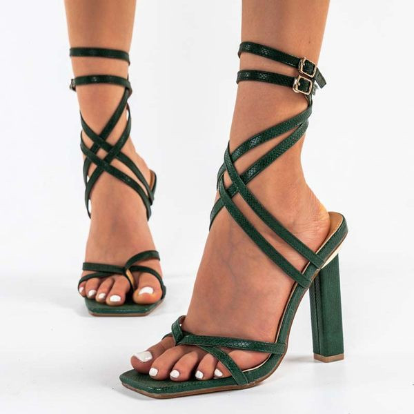 Γυναικεία μοντέρνα σανδάλια με λεπτά λουράκια - ψηλοτάκουνα