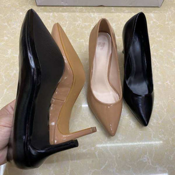 Дамски заострени обувки с тънък ток