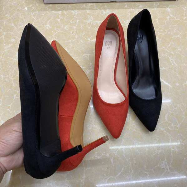 Дамски заострени обувки с тънък ток