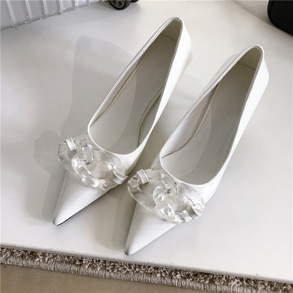 Γυναικεία παπούτσια με τακούνι 6 cm - μυτερό μοντέλο