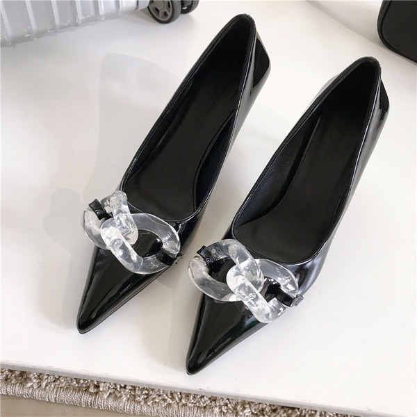 Γυναικεία παπούτσια με τακούνι 6 cm - μυτερό μοντέλο