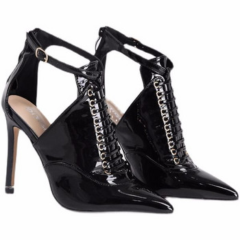 Дамски обувки в черен цвят от изкуствена кожа 
