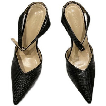 Заострен модел дамски обувки от еко кожа с 8см ток 