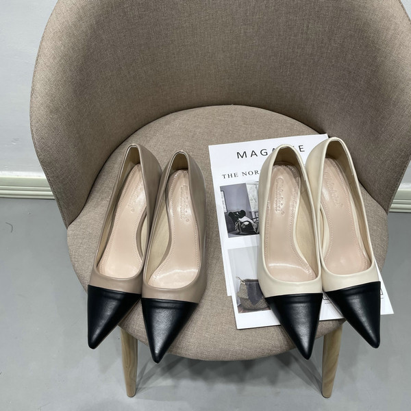 Modern cipő vékony sarkú hegyes modell nők számára