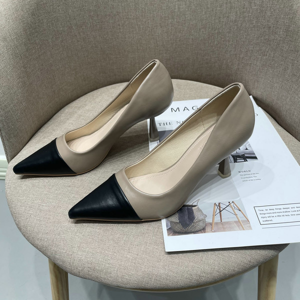 Modern cipő vékony sarkú hegyes modell nők számára