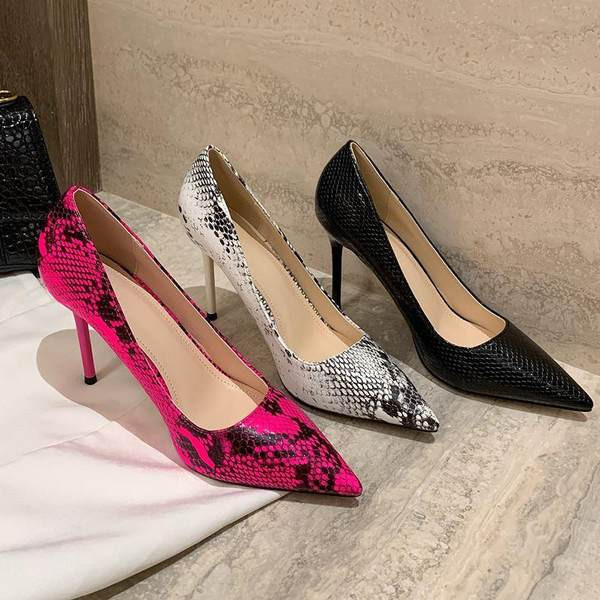 Női hegyes műbőr cipő