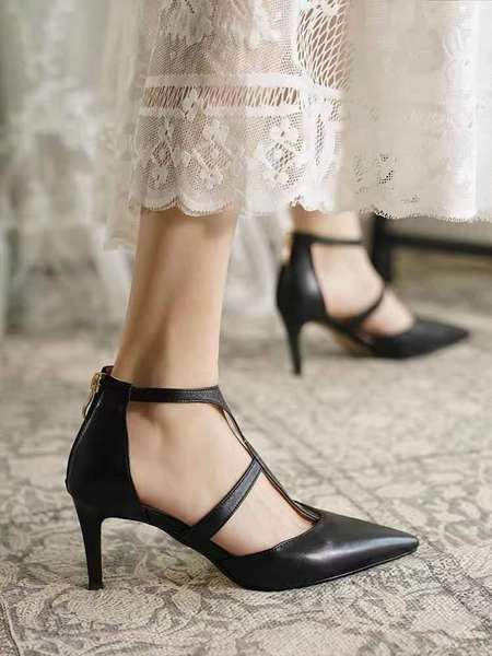 Női bőr sarkú cipő három színben