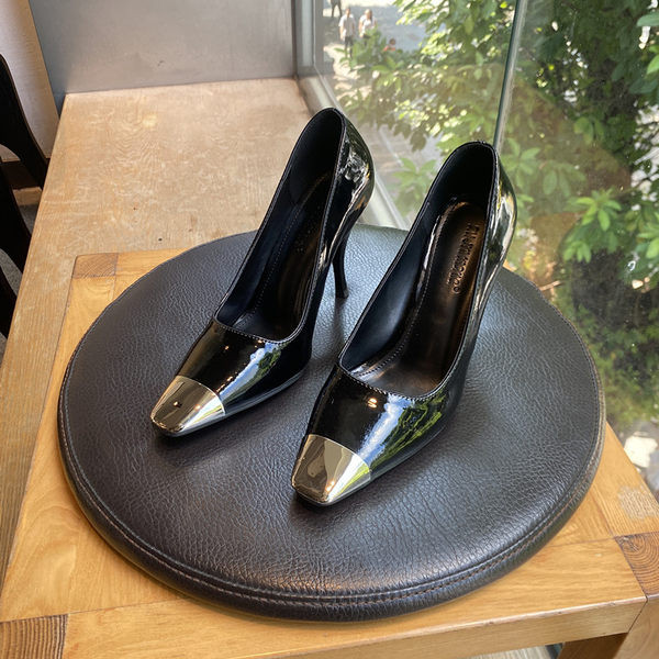 Γυναικεία λουστρίνι παπούτσια μυτερό μοντέλο