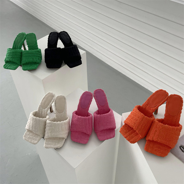 Μοντέρνες γυναικείες παντόφλες με λεπτό τακούνι