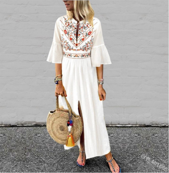 Lillemustri ja lõhikuga naiste pikk kleit