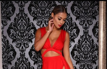 Дамска модерна дълга рокля с цепки и V-образно деколте 