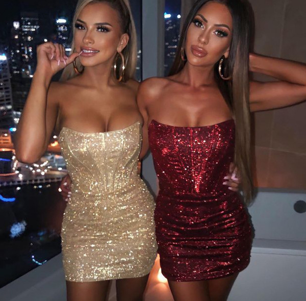 Stílusos fényes rövid ruha