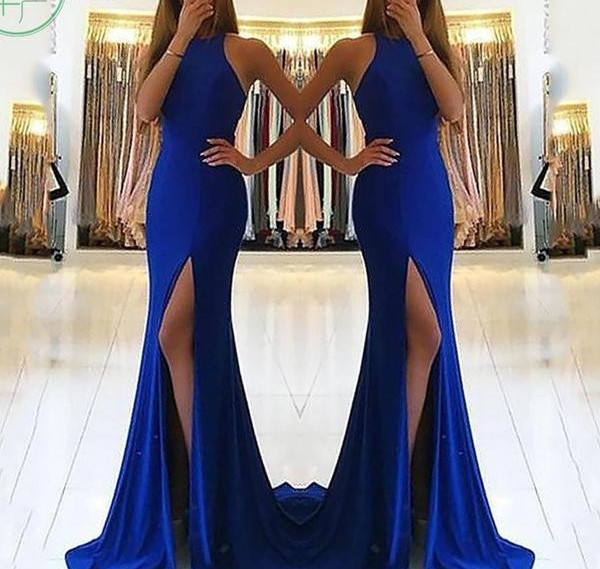 Hosszú női ruha hasítékkal, három színben