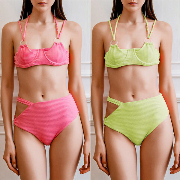 Női fürdőruha kivágással