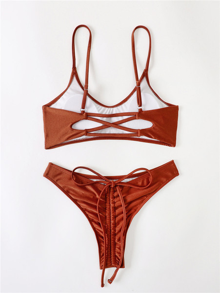 Női fürdőruha vékony pántokkal, barna színben
