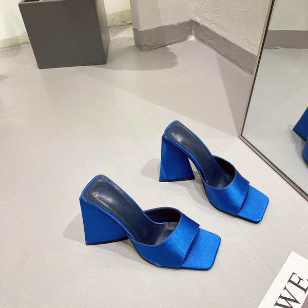 Női magas sarkú papucs három színben