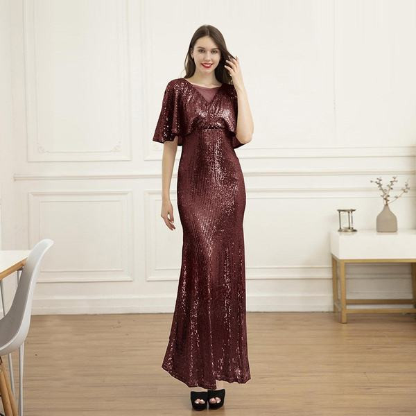 Stílusos hosszú ruha flitterekkel