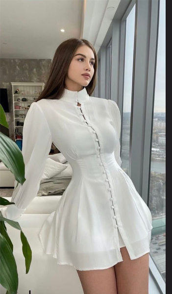 Lezser ing stílusú alkalmi ruha gombokkal