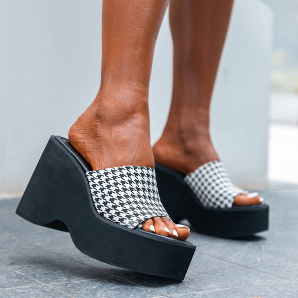 Állatmintás női papucs