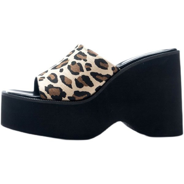 Állatmintás női papucs