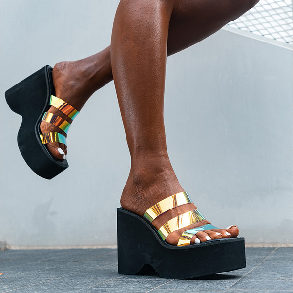 Női platformpapucs és szilikon pántok