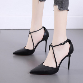Модерни дамски сандали с кръстосани каишки и катарама