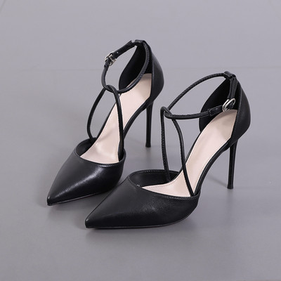 Modern női szandál kereszt pánttal és csattal