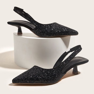 Fényes hatású, hegyes női szandál