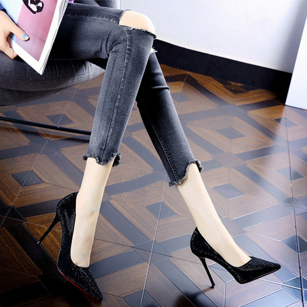 Női hegyes cipő magas vékony 8 cm sarokkal és díszkövekkel