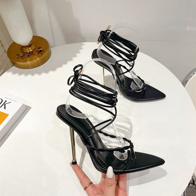 Női magas sarkú fűzős szandál