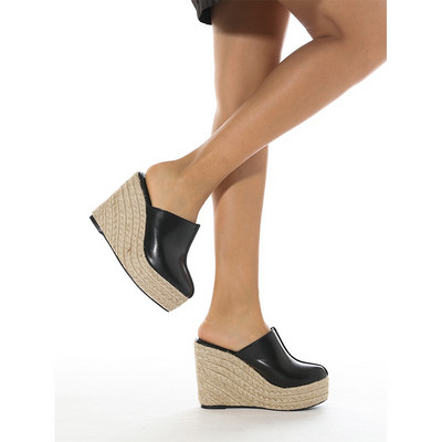 Női platformpapucs fekete és bézs színben