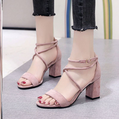 Γυναικεία μοντέρνα σανδάλια από eco suede με τακούνι 7,5 cm