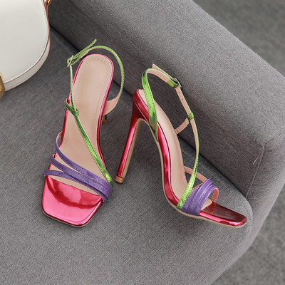 Színes női szandál vékony pánttal és 12,5 cm magas sarokkal