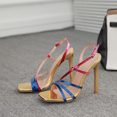 Színes női szandál vékony pánttal és 12,5 cm magas sarokkal