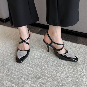 Стилни дамски сандали с нисък тънък ток 