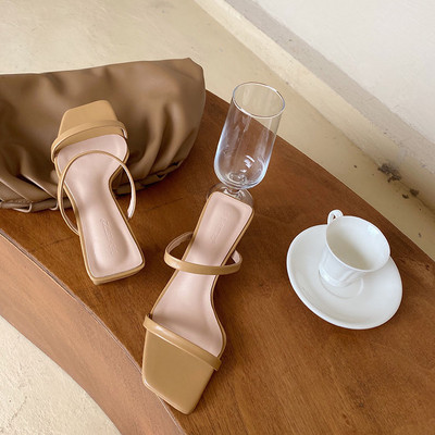 Aktuális papucs vastag sarkú