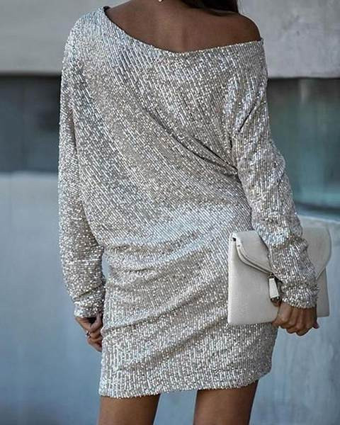 Modern női ruha flitterekkel, ezüst színben