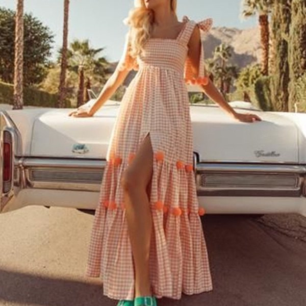 Hosszú alkalmi ruha hasítékkal