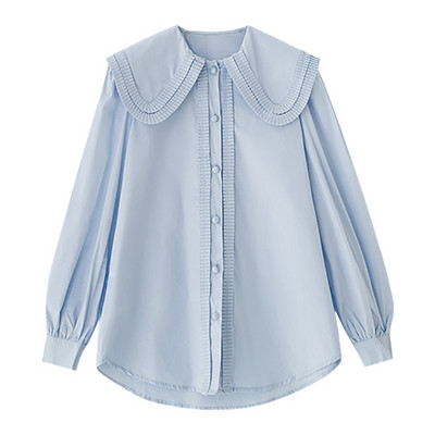 Ingyenes modell női ing gombokkal és ovális nyakkivágással