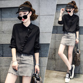 Új ingmodell klasszikus gallérral és fürtökkel