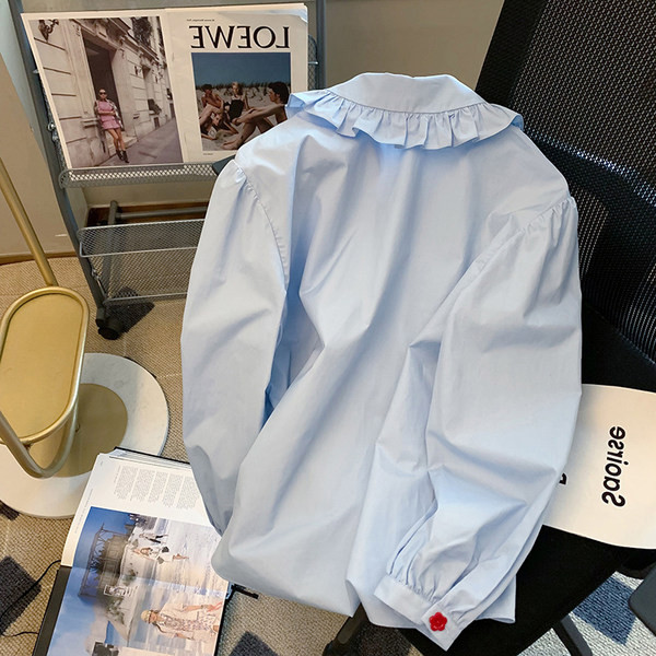 Košulja ženskog kroja s uvojcima u plavoj boji