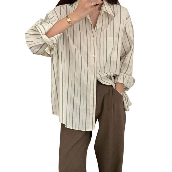 Широка ежедневна риза с джоб - за жени