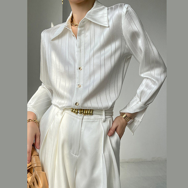 Γυναικείο σατέν πουκάμισο με κλασικό γιακά και μακριά μανίκια - λευκό και μαύρο χρώμα